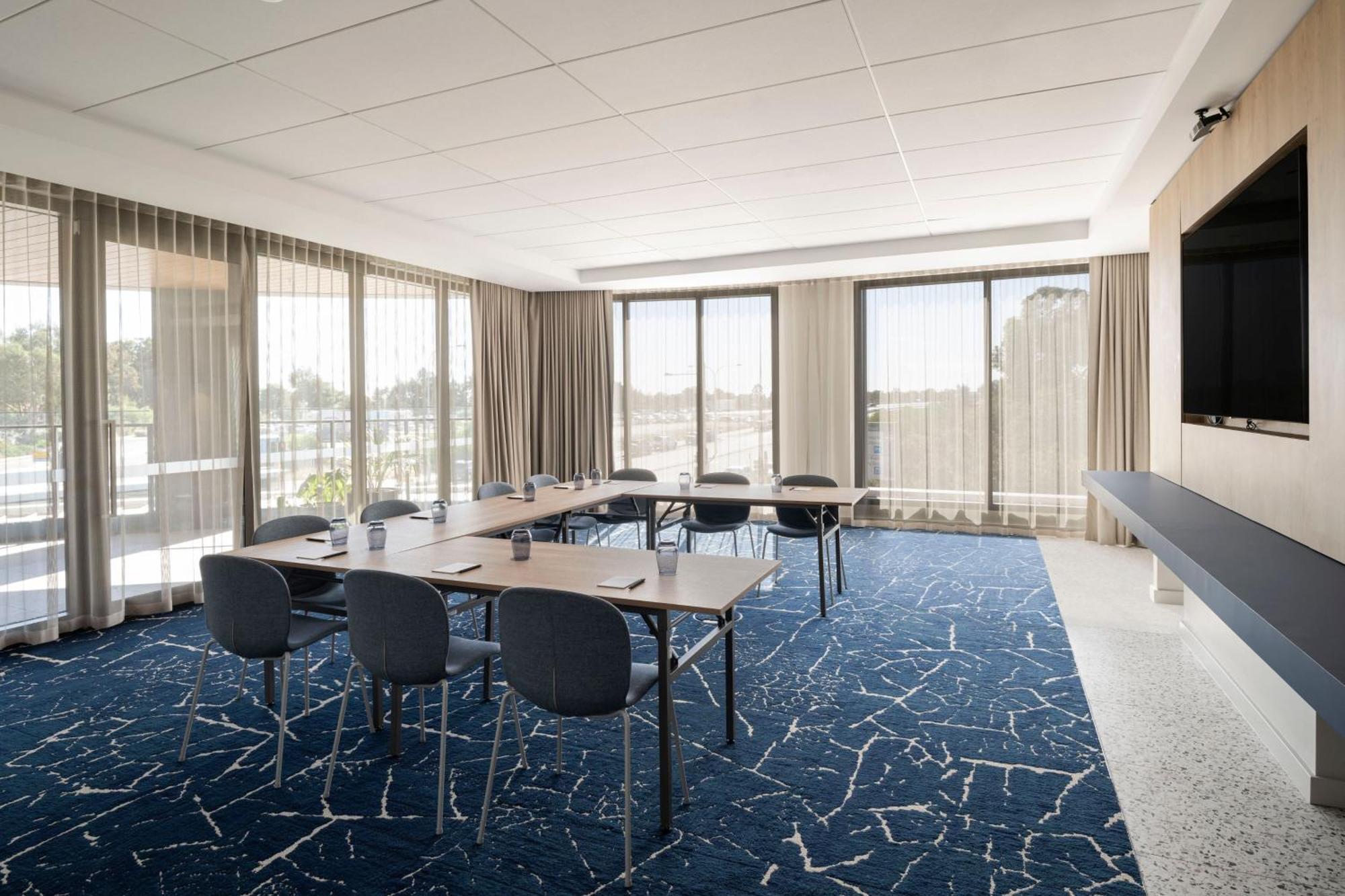 Courtyard By Marriott Perth Murdoch Hotel